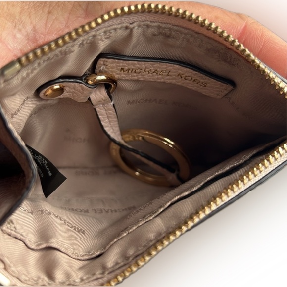 EUC Michael kors blush pink leather ID coin wristlet - Picture 5 of 10